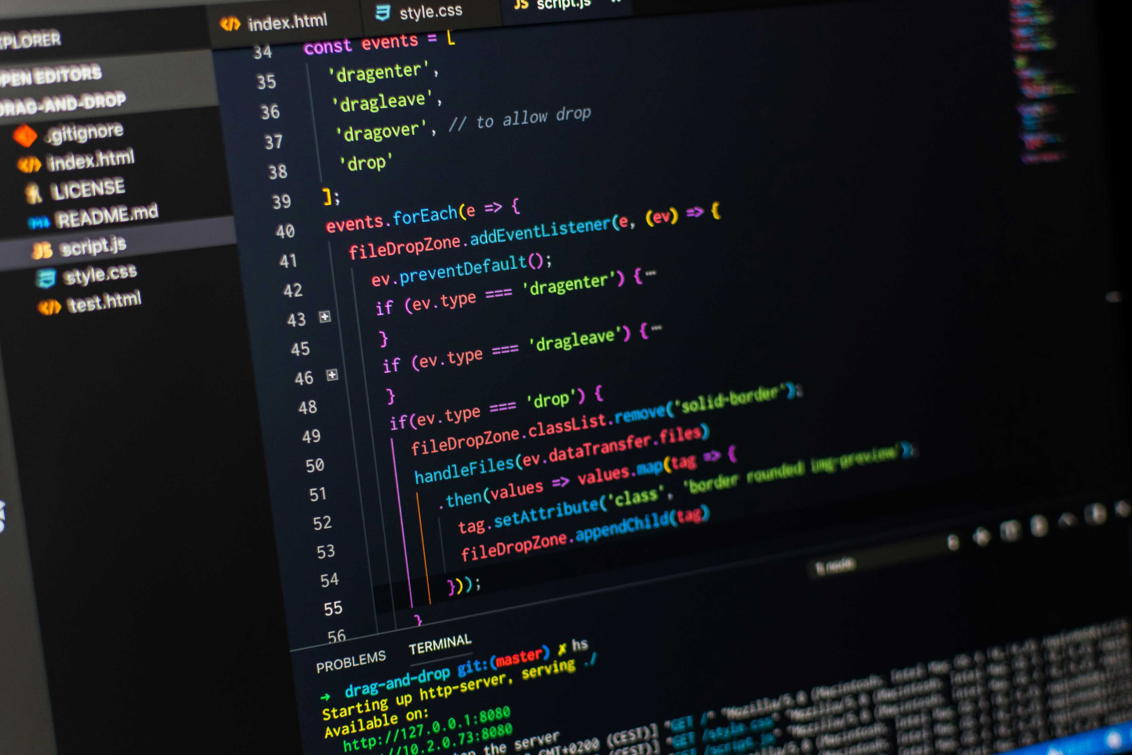 Image de couverture de l'article Résoudre les problèmes d'indexation Google après une migration de domaine : guide pratique