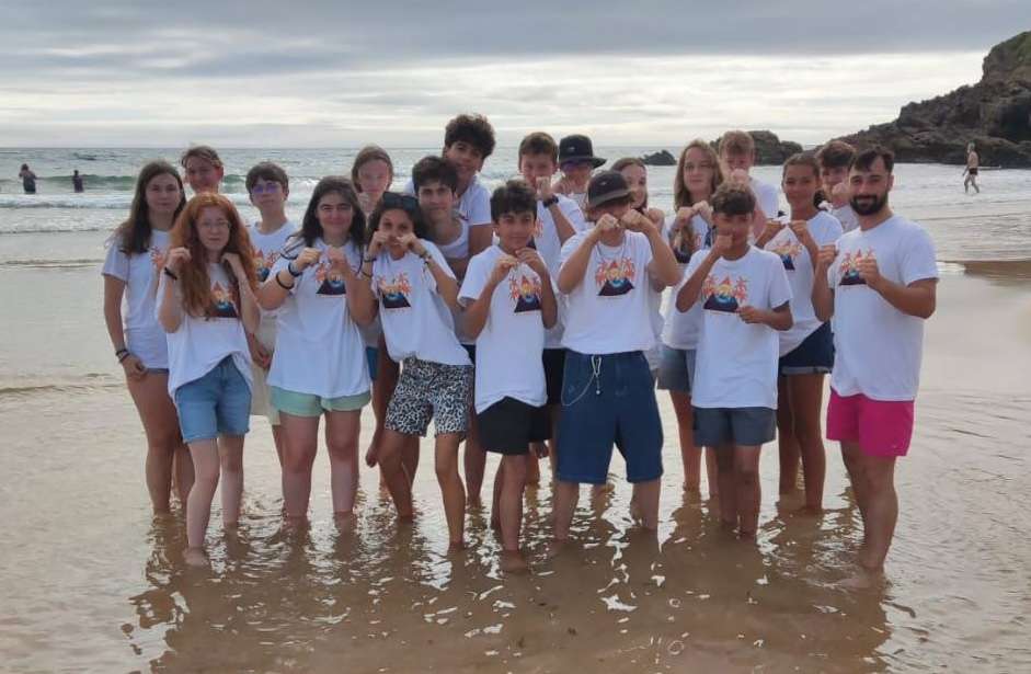 Photo de groupe sur la plage
