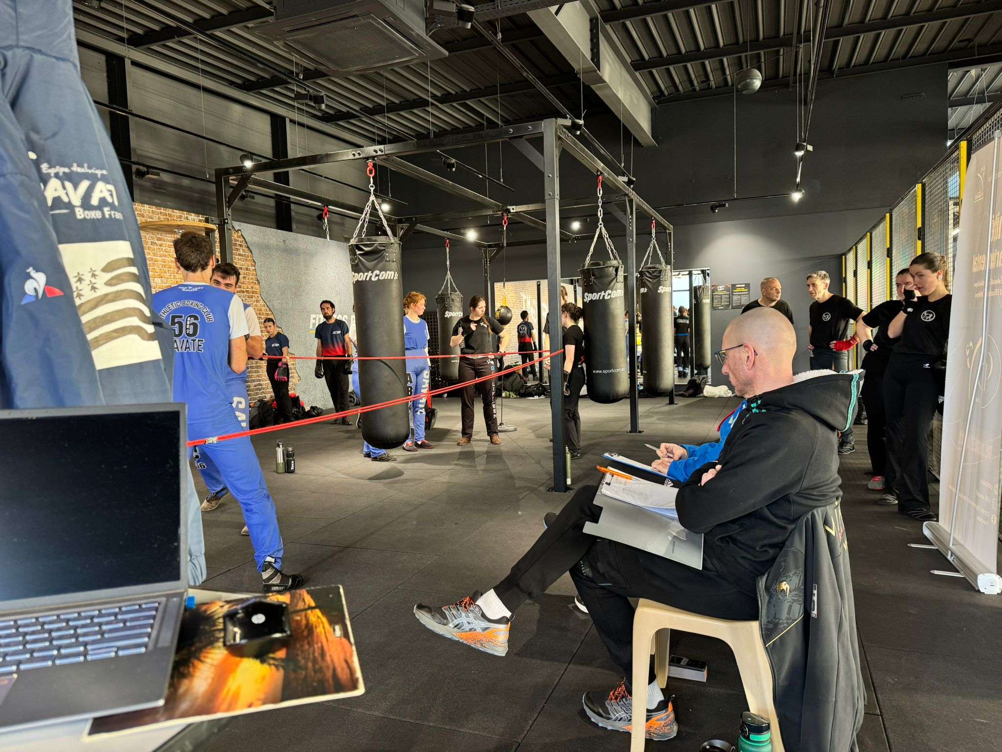 Photo 4 - Gant Jaune - Examen 2026