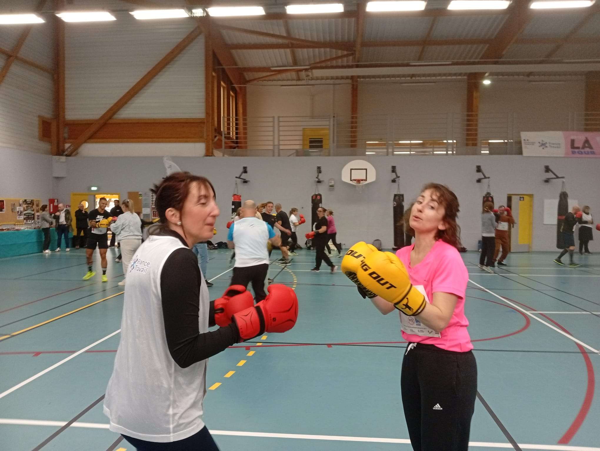 Photo 2 - 🥊✨ Du Stade Vers l'Emploi : Quand la Savate connecte les Talents et les Entreprises !