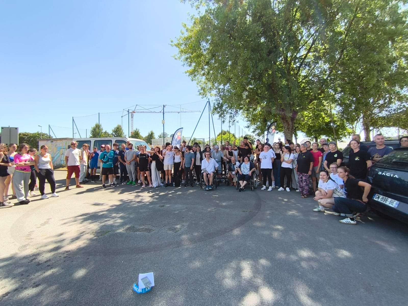 Illustration de l'article "Tous uni dans le sport! "